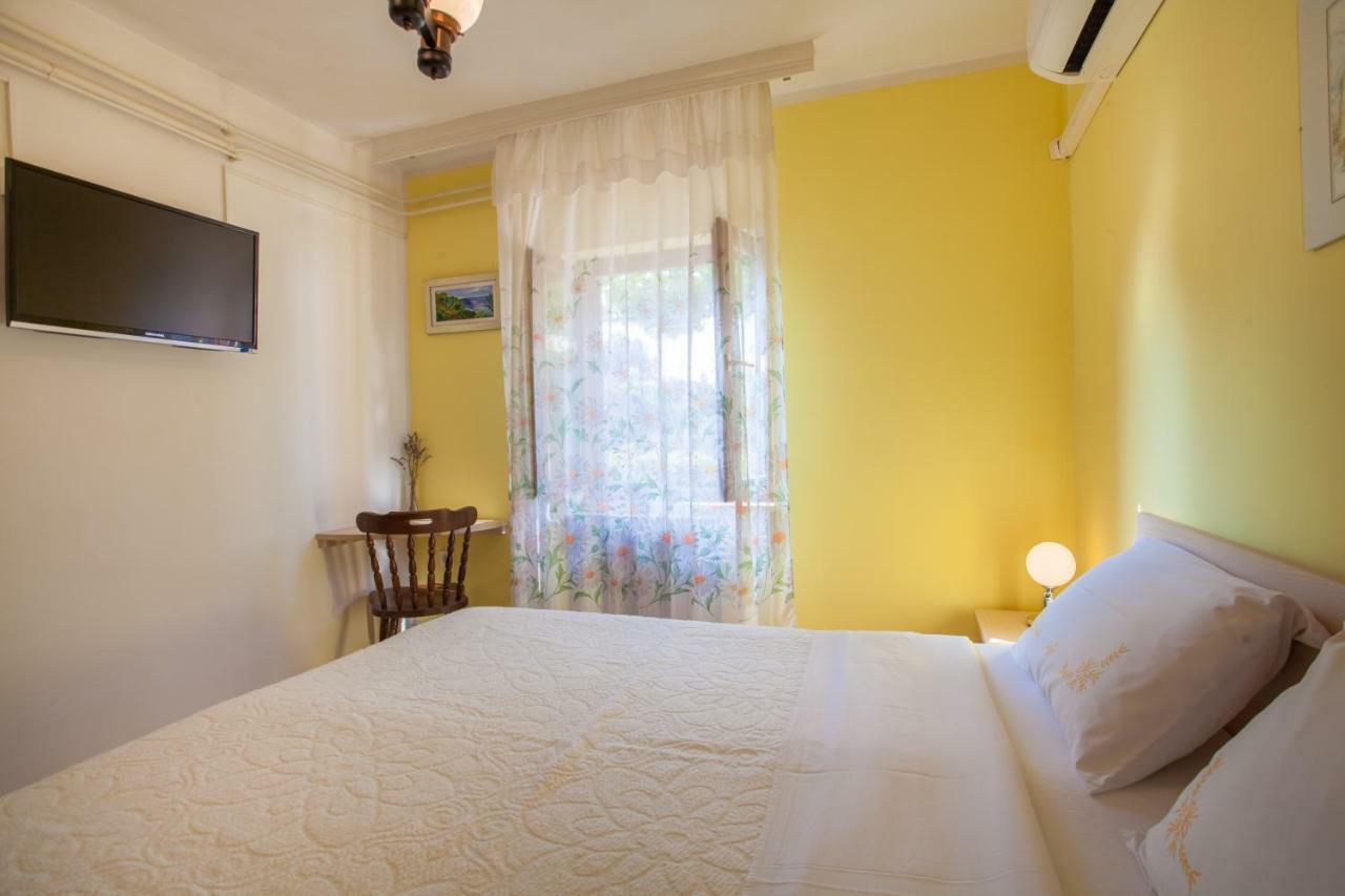 קרס Rooms Ester מראה חיצוני תמונה