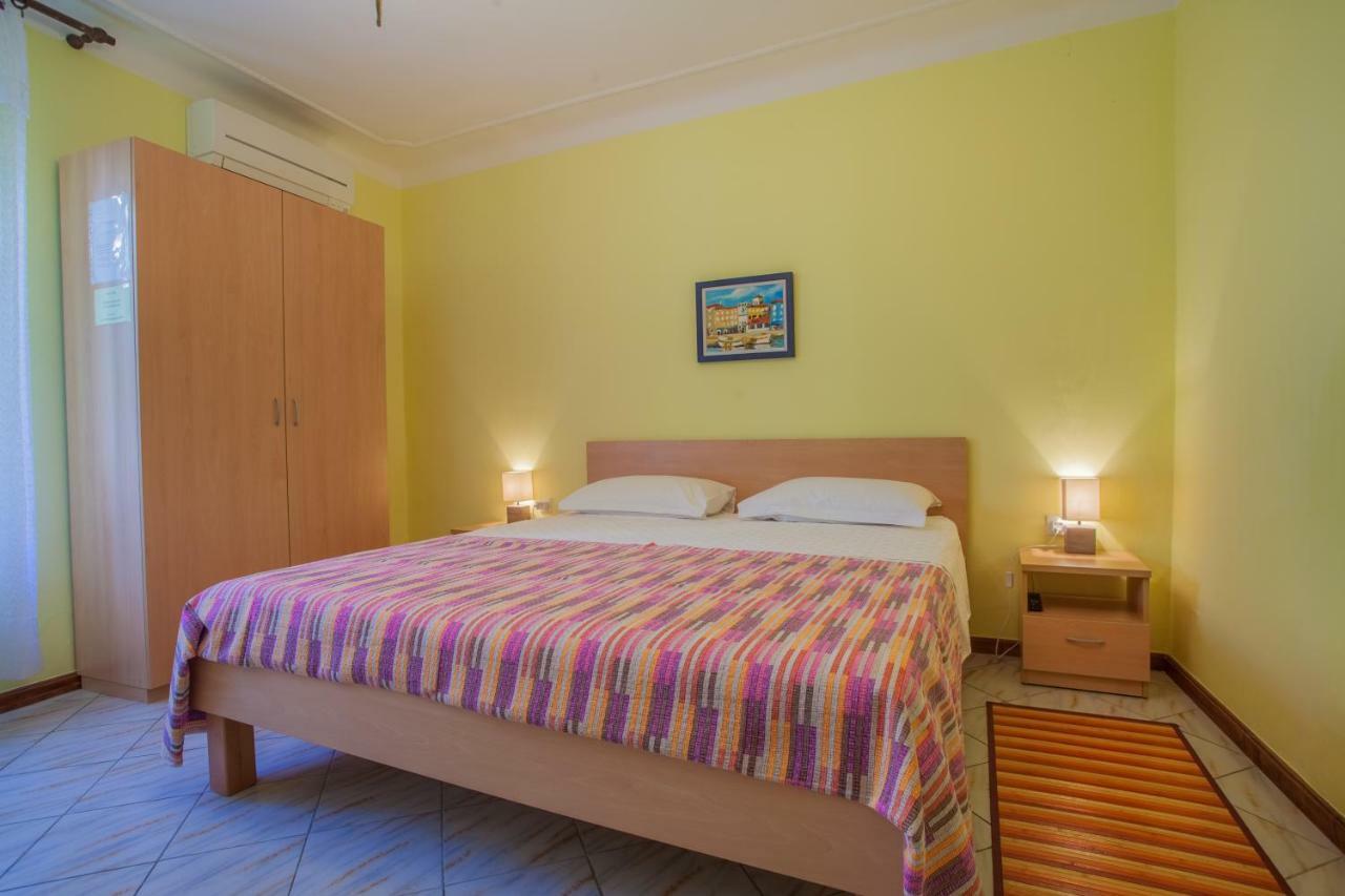 קרס Rooms Ester מראה חיצוני תמונה